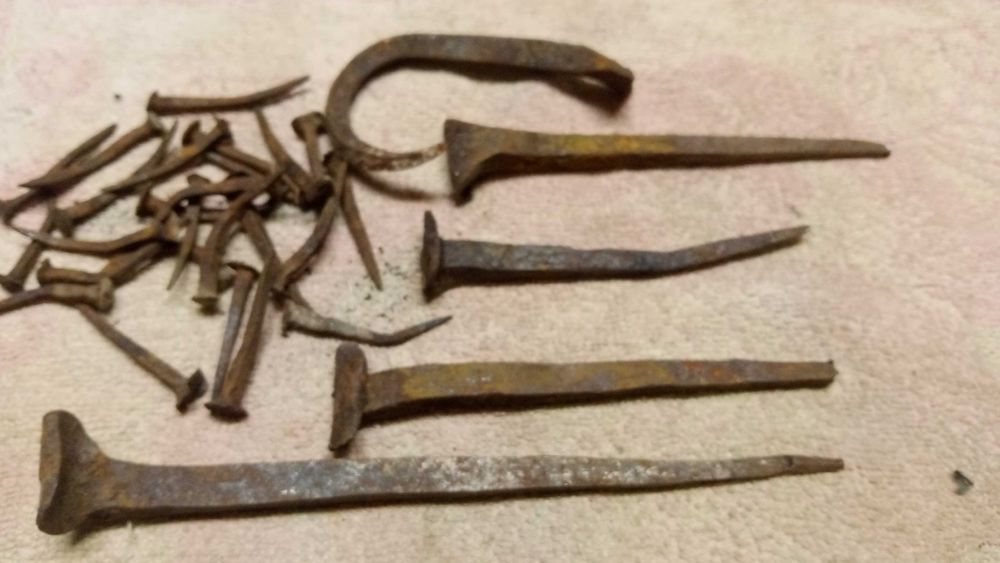 Pregos antigos em ferro