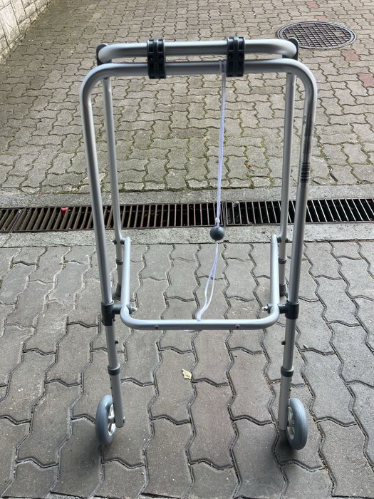 Balkonik chodzik lekki składany rehabilitac. z kulką Reha Fund RF-100