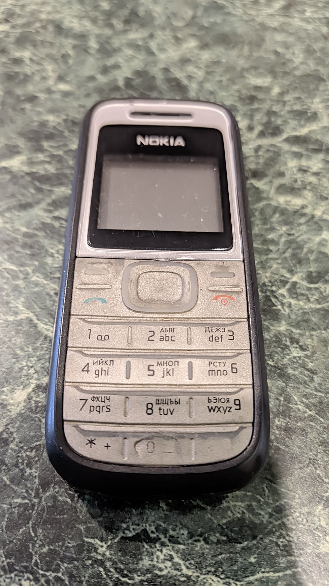 На деталі Nokia 1200