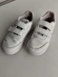 Vendo sapatilhas adidas menina brancas