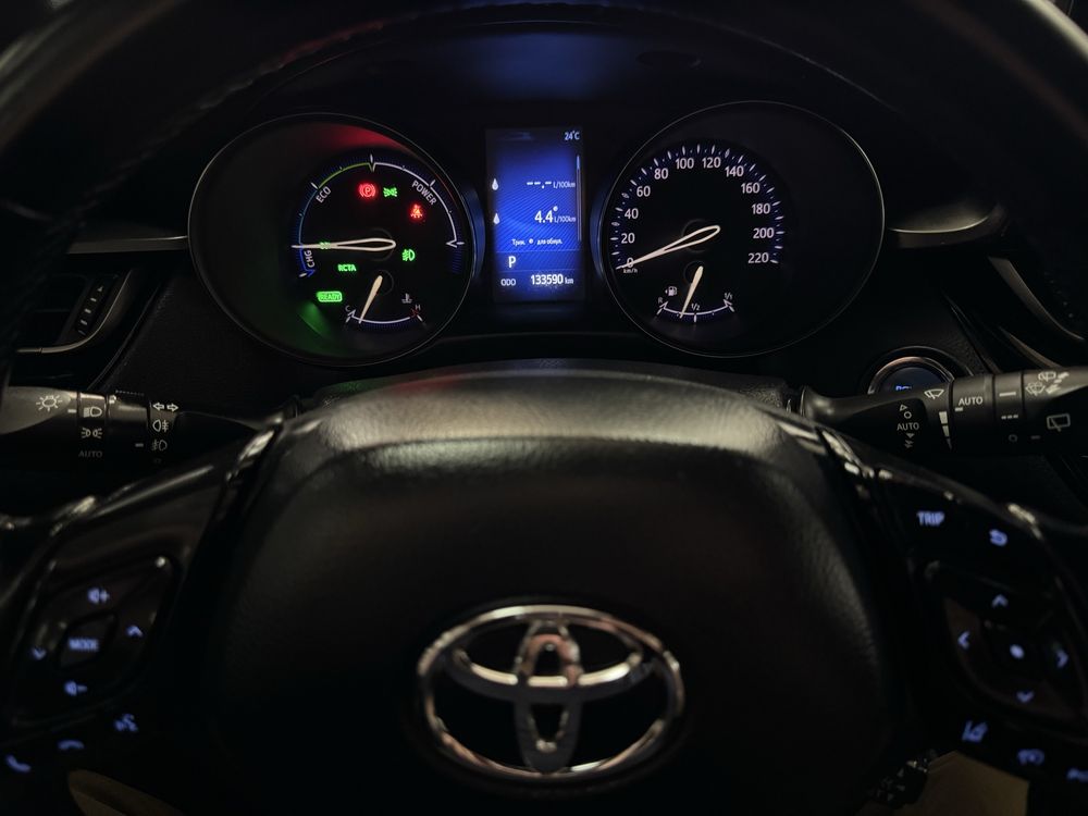 Toyota C-HR Hybrid 1.8і 16V АКПП 2017 р.в. (122 к.с.)
