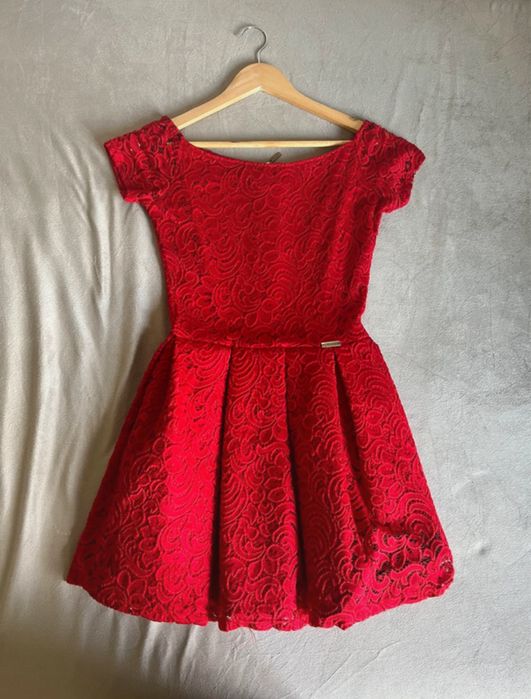 Czerwona sukienka, rozmiar S, s.Moriss