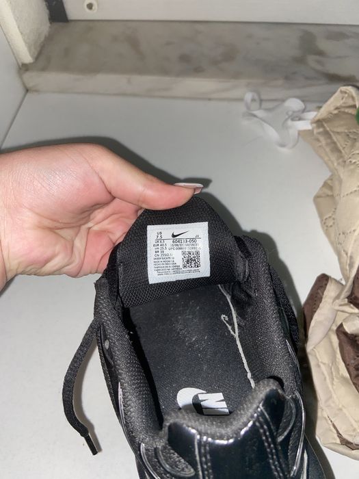 Tn pretas, tamanho 40.5