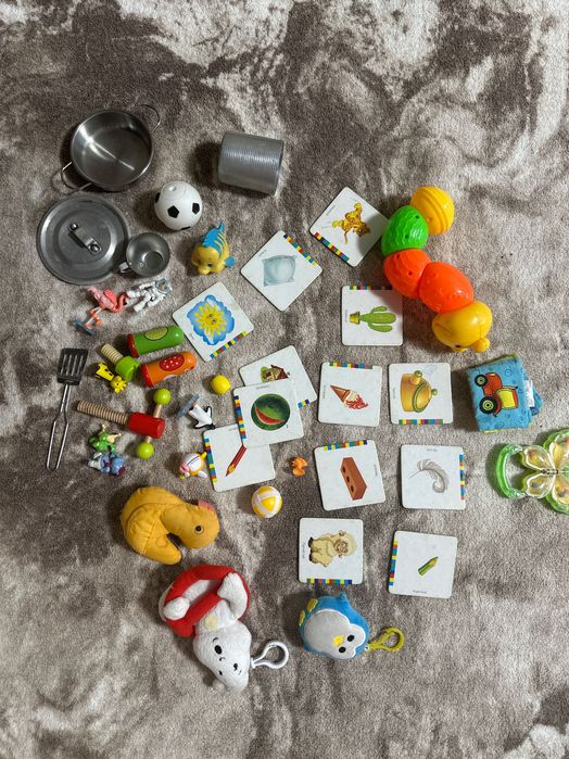 Віддам дрібні іграшки