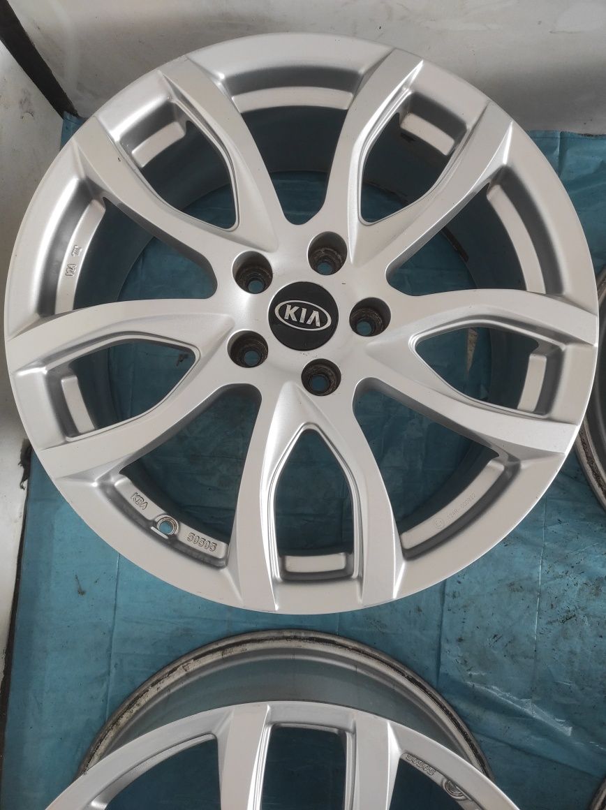 596 Felgi aluminiowe KIA R 18 5x114,3 otwór 67