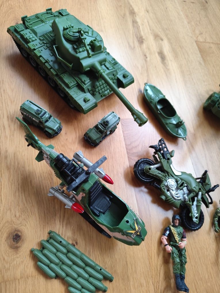 Zestaw militarny 3+ czołg moro gratis