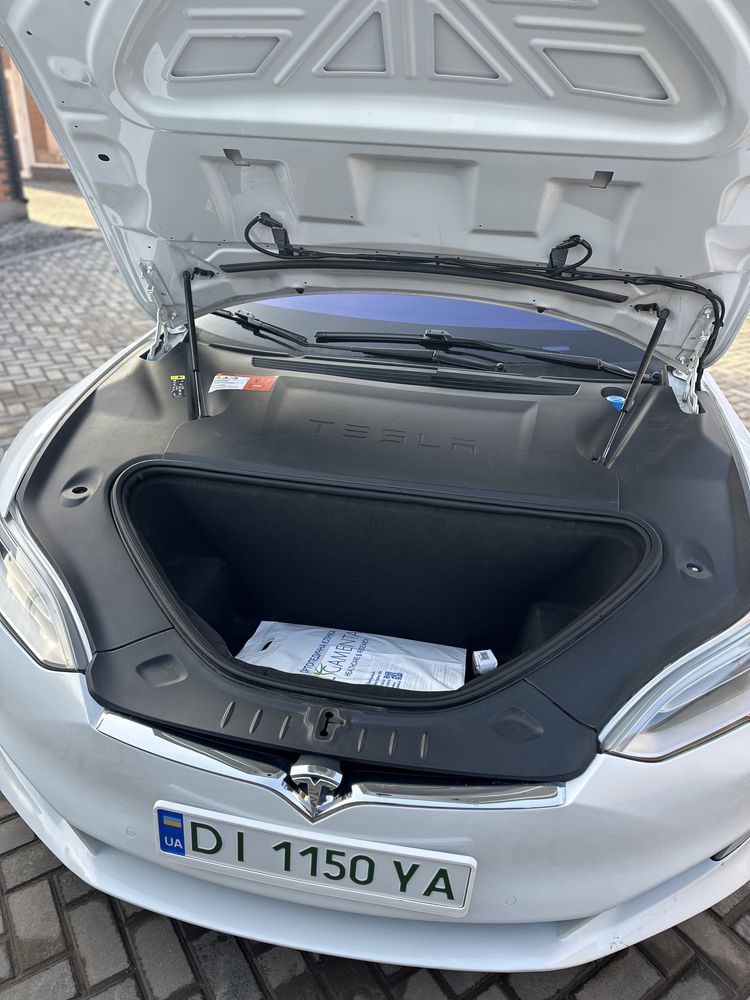 Tesla model S 100 d