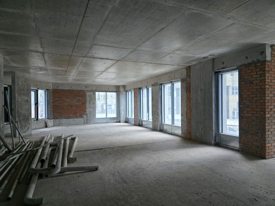 Продам приміщення 1575 м2 в Центрі,  ЖК А136, Антоновича