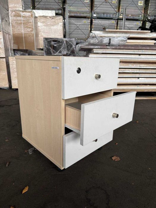 Офисная мебель в отличном состоянии