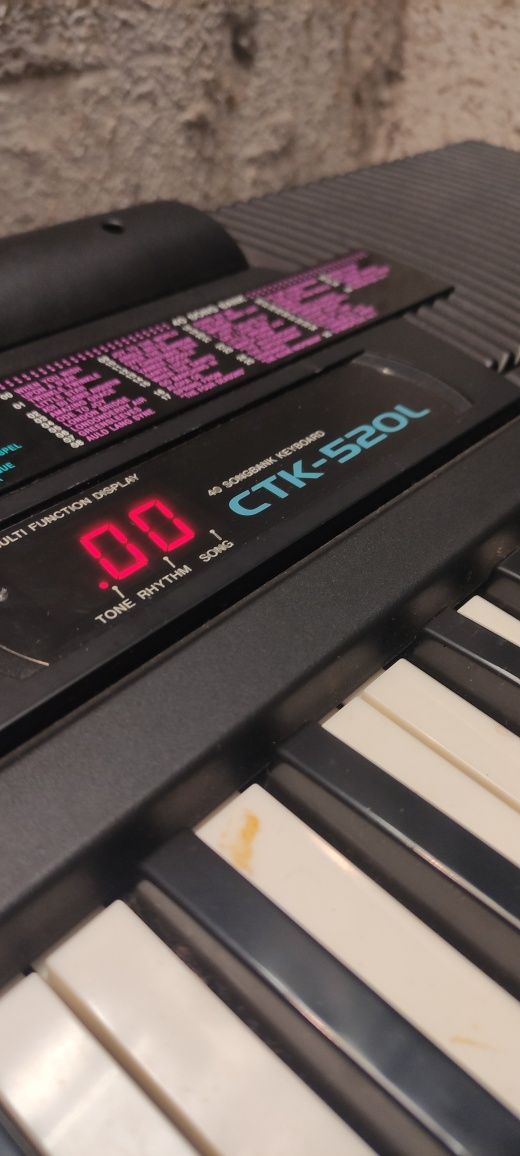 Syntezator CASIO