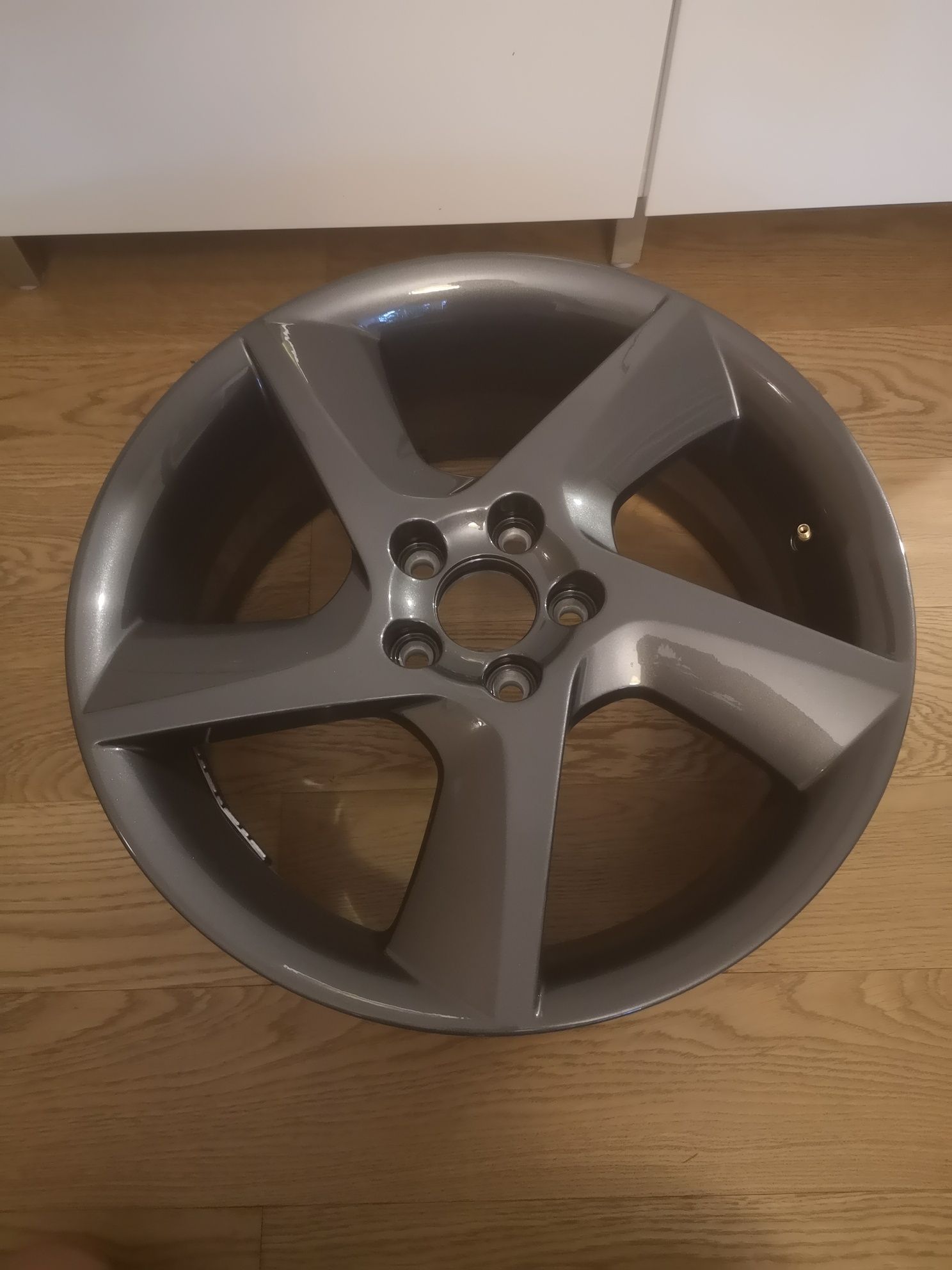 Alufelga Volvo Odysseus 5x108 8x18 ET55