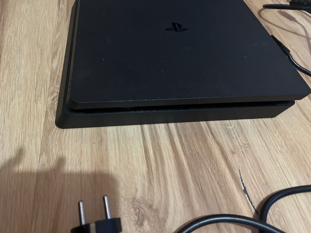 Ps4 model CUH2226A + 13 gier gry pokazane na ostatnim zdj