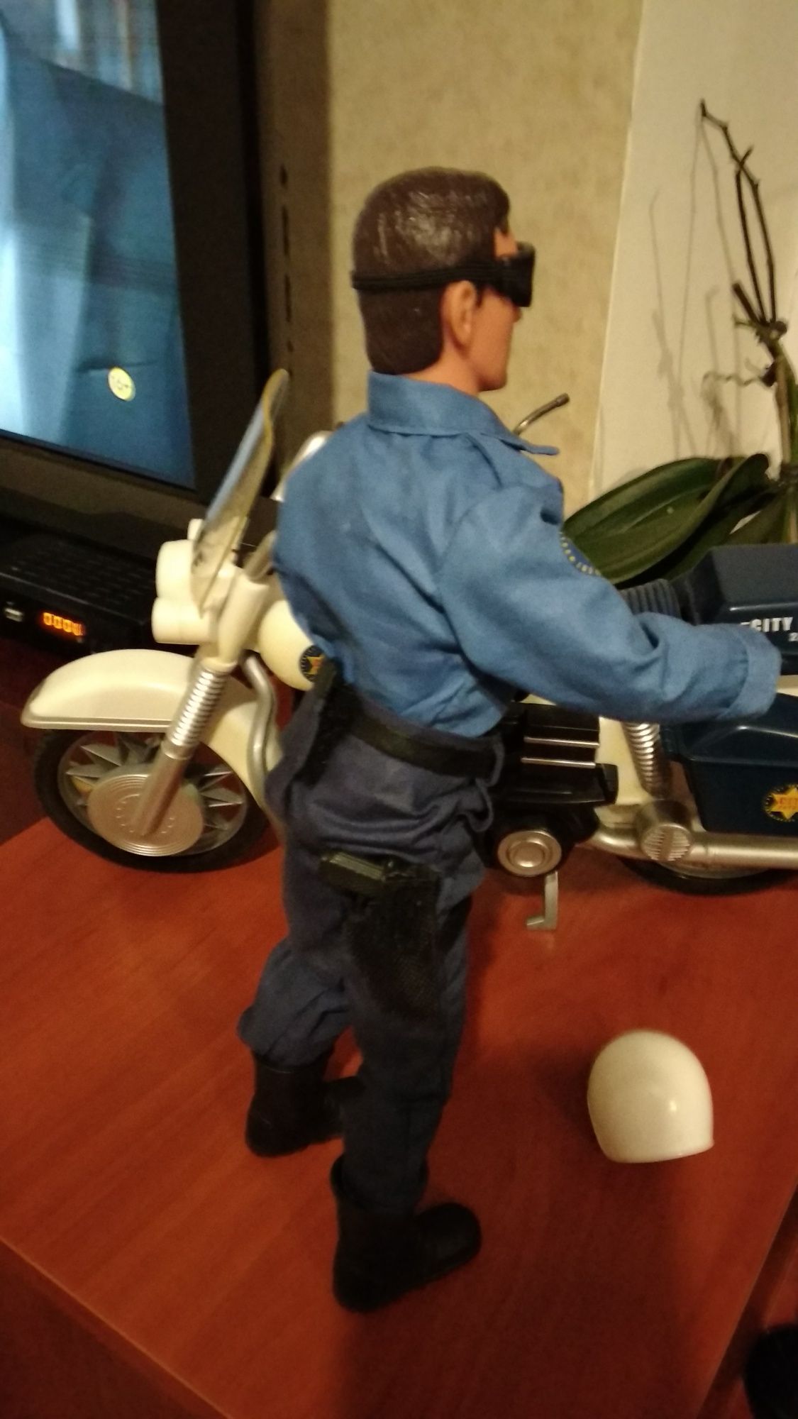 Кукла-полицейский. Дорожный патруль. Мотоцикл