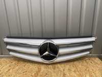 Решітка радіатора Mercedes-Benz W204 Рестайл оригінал A2048800023