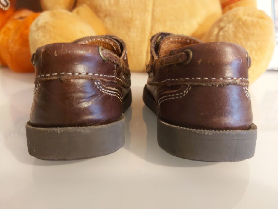 Sapatos bebé Zy em pele, n.º 18 - NOVOS (oferta portes)