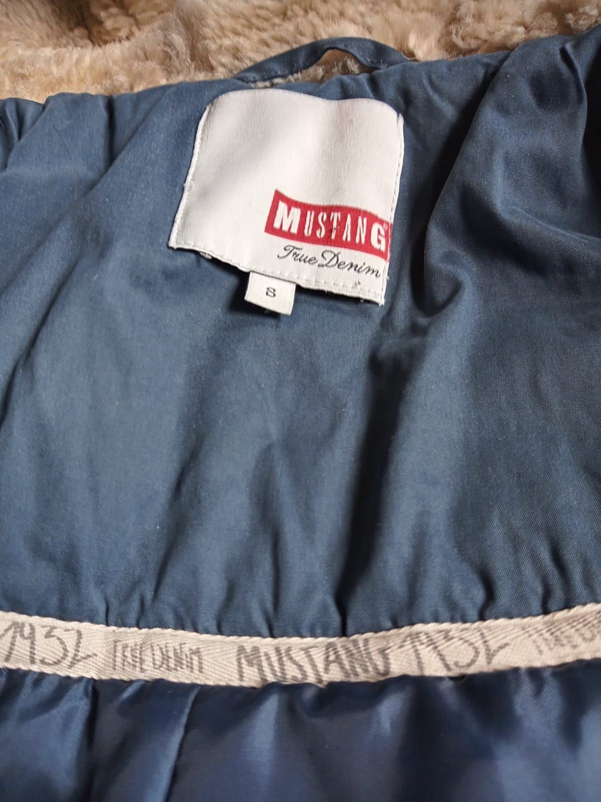 Zimowa kurtka parka z kapturem / Mustang