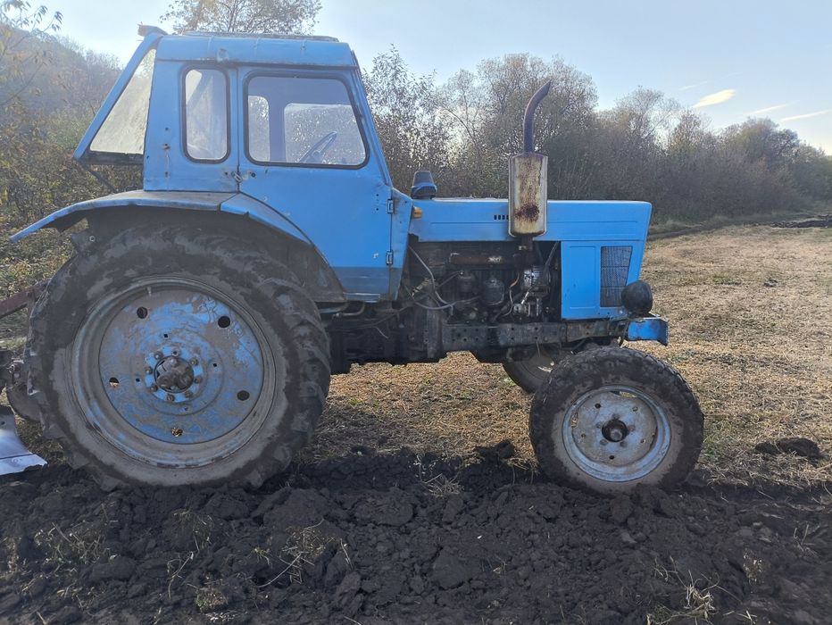 МТЗ 80 у робочому стані