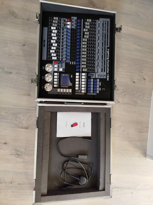 Profesjonalny sterownik oświetlenia DMX 1024