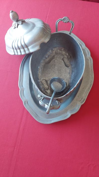 Conjunto de Terrina + Bandeja + Concha em estanho