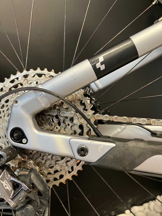 Rower elektryczny full CUBE STEREO HYBRID 120 RACE 750 rozmiar L