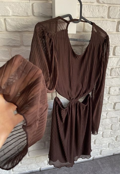 Sukienka z wycięciem cut out plisowana gołe plecy w stylu boho L 40