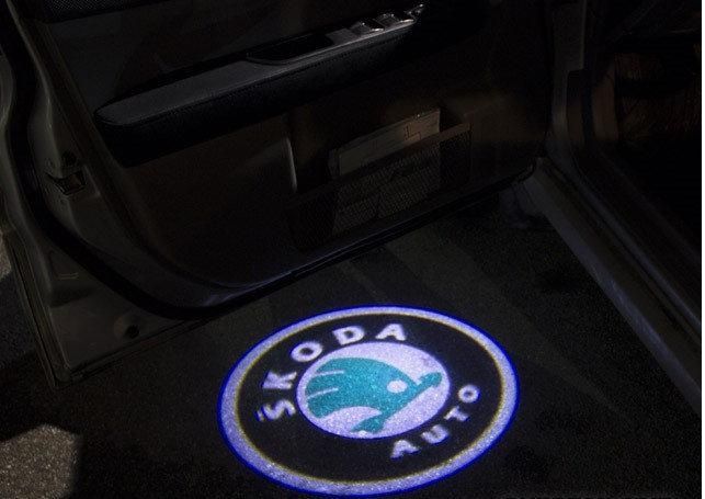 Логотип подсветка двери Шкода Skoda Плафон двери 2шт