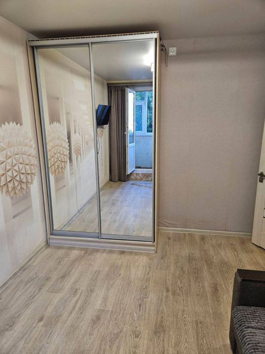 ЗАТИШНА квартира на Деміївській з ГОТОВИМ ремонтом