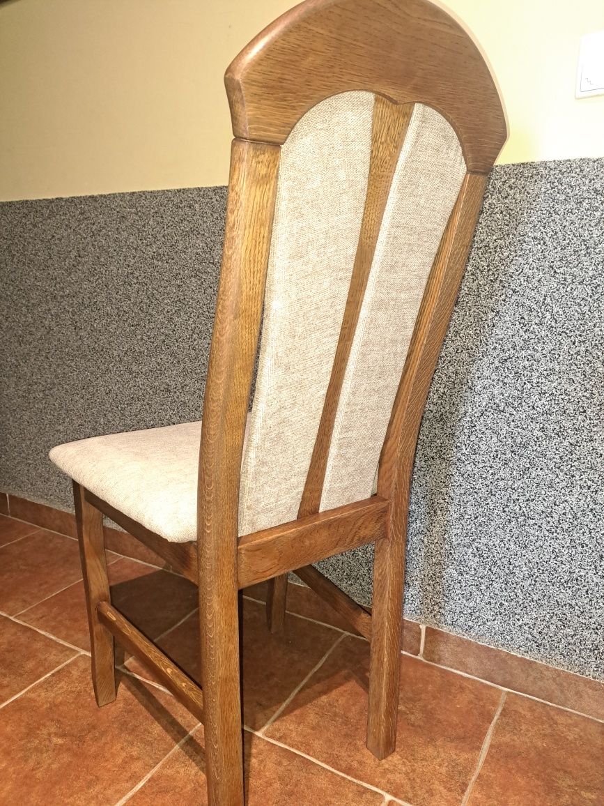 Piękny stół drewniany z 6 krzesłami