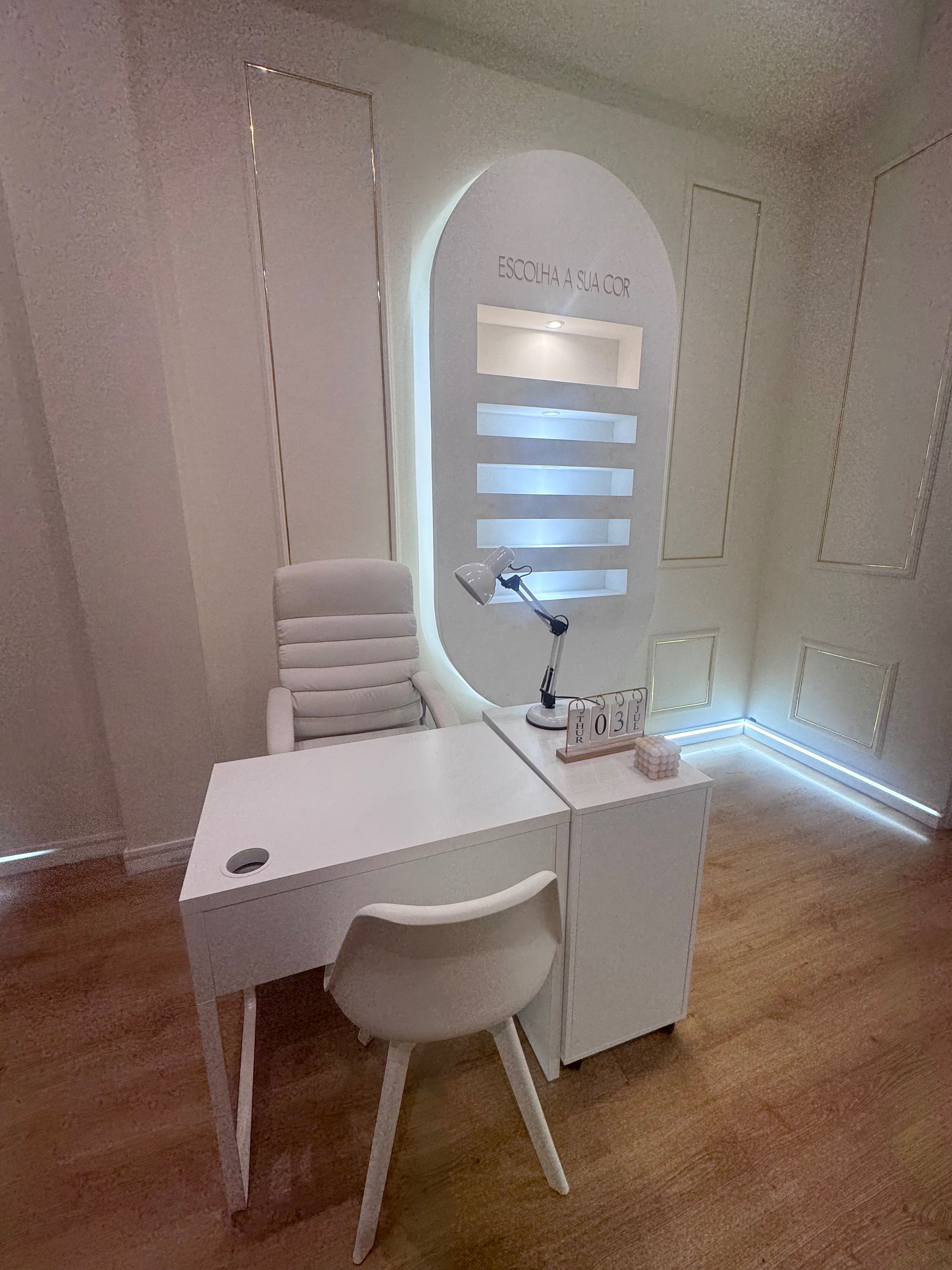 Aluguel de mesa de Manicure