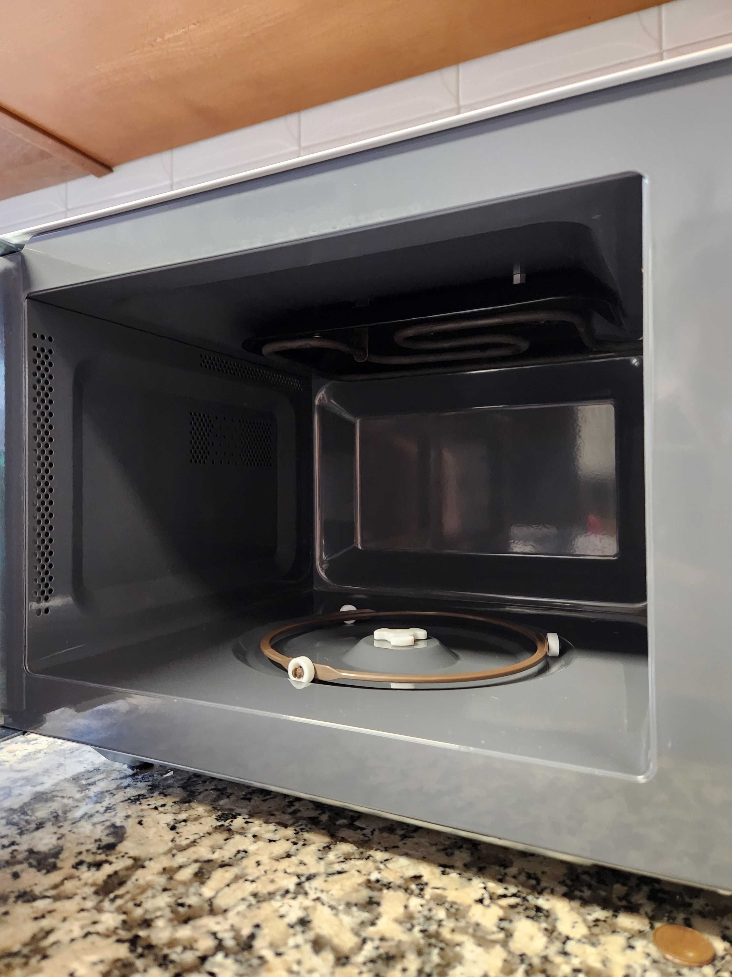 Microondas 25L, com grill