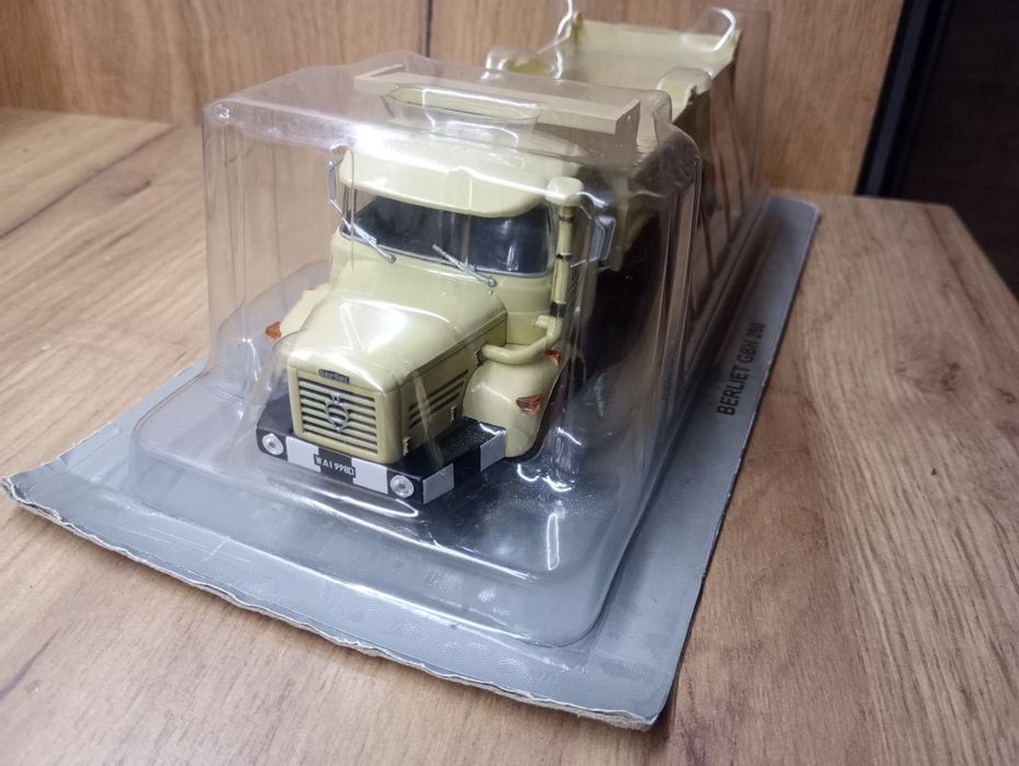 Sprzedam model samochodu BERLIET GBN 260