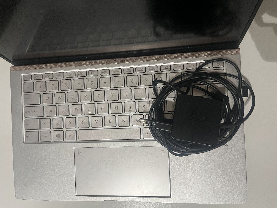 Asus Zenbook UM433D