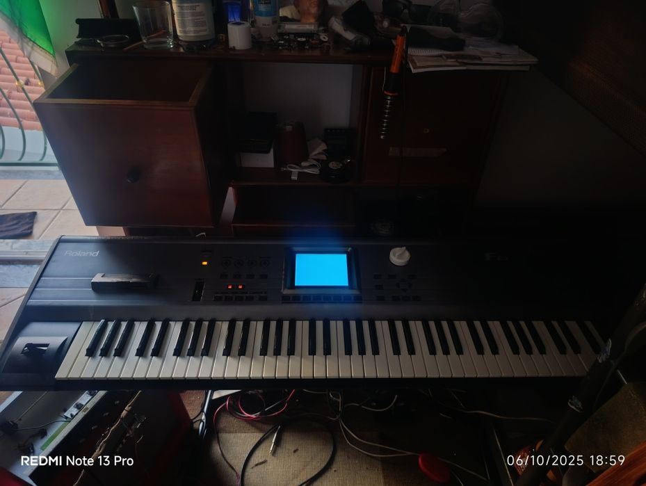 Teclado roland fa 76