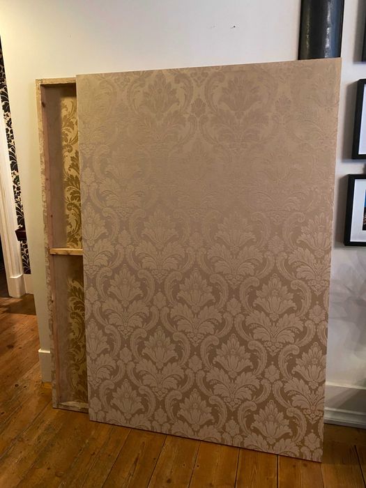 Paineis/telas em adamascado amarelo dourado