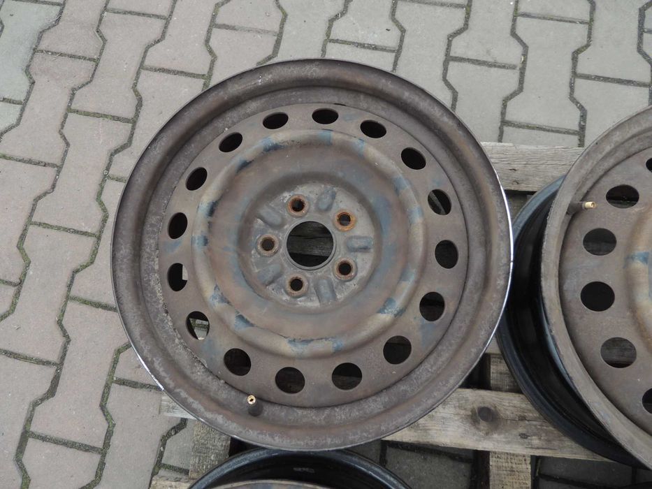 Felgi stalowe komplet 5x100 R16 Toyota Avensis T25 03,04,05,06,07-09