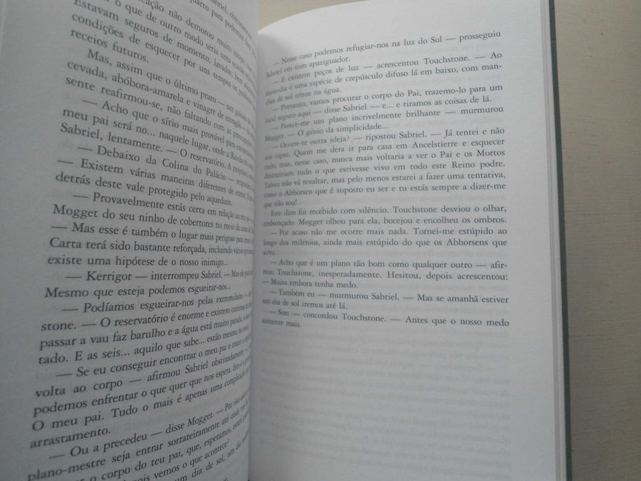 A Missão de Sabriel por Garth Nix