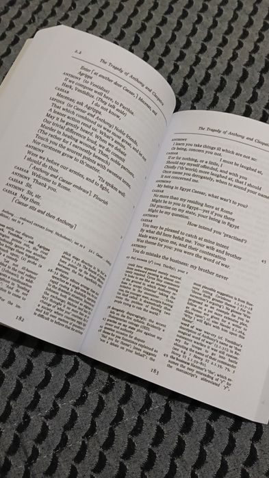 Livro "Anthony and Cleopatra" de Shakespeare