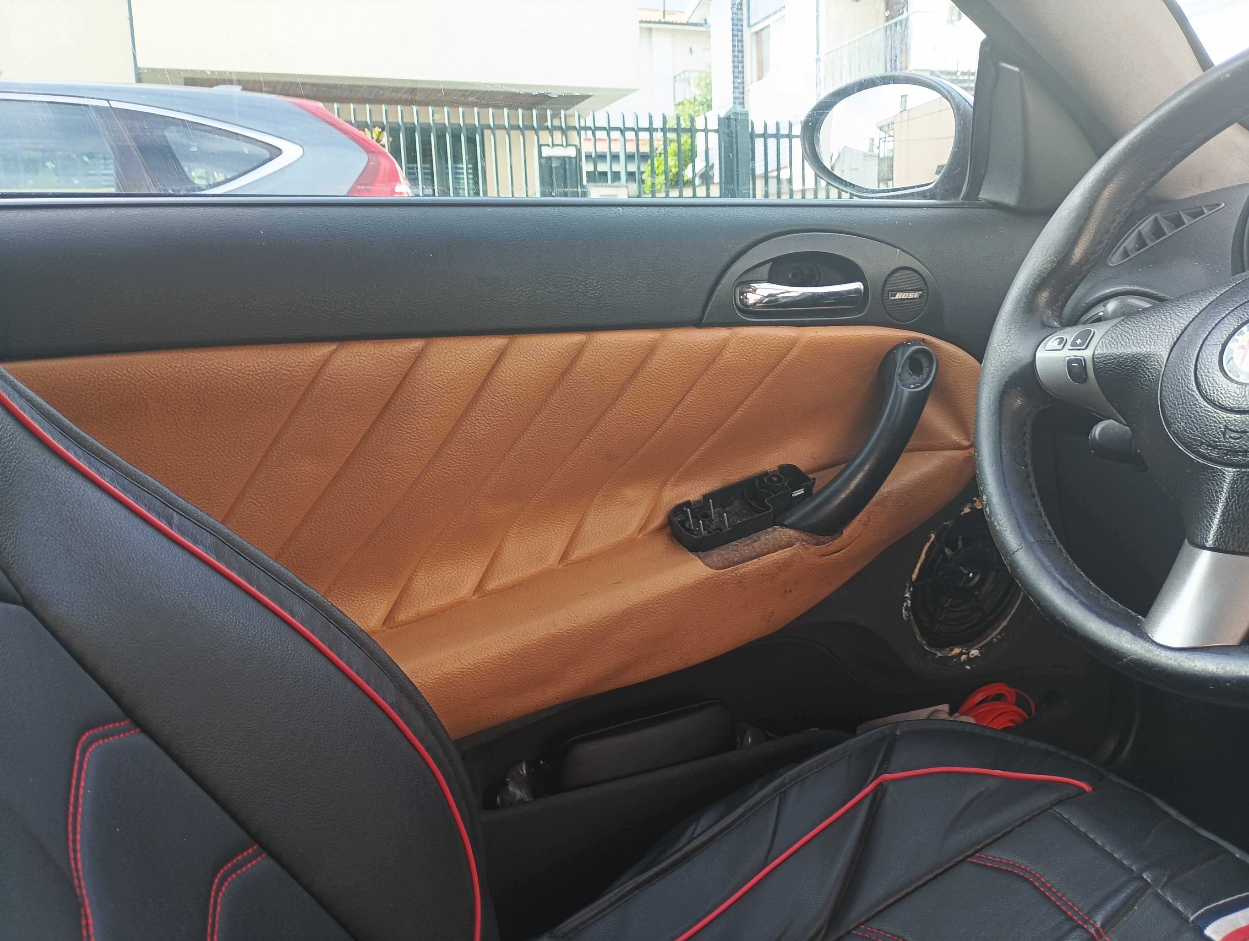 Alfa Romeo GT preto mate ler bem o anúncio