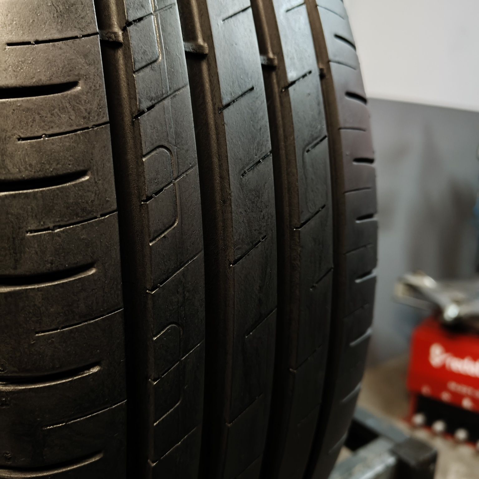 205/60/16 Sprzedam parę opon letnich Goodyear