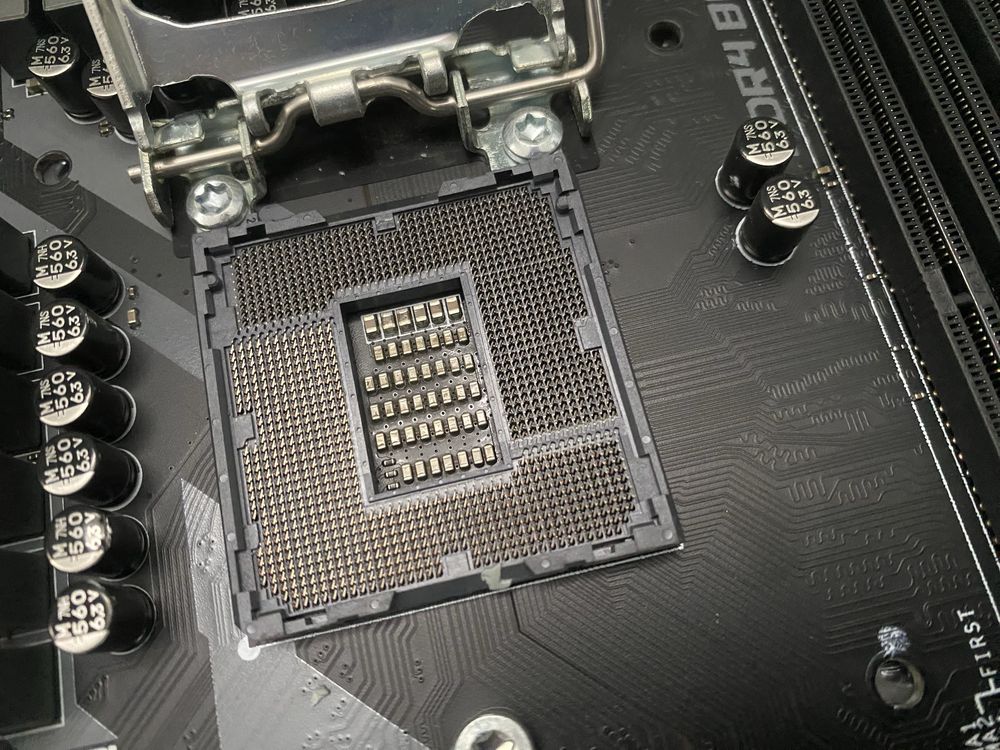MSI Z370 TOMAHAWK LGA 1151 8th/9th Geração