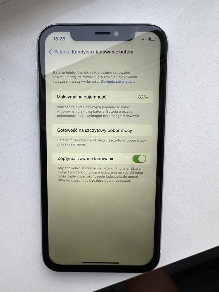 iPhone XR biały 128 GB stan idealny ,bateria 82%,etui UAG