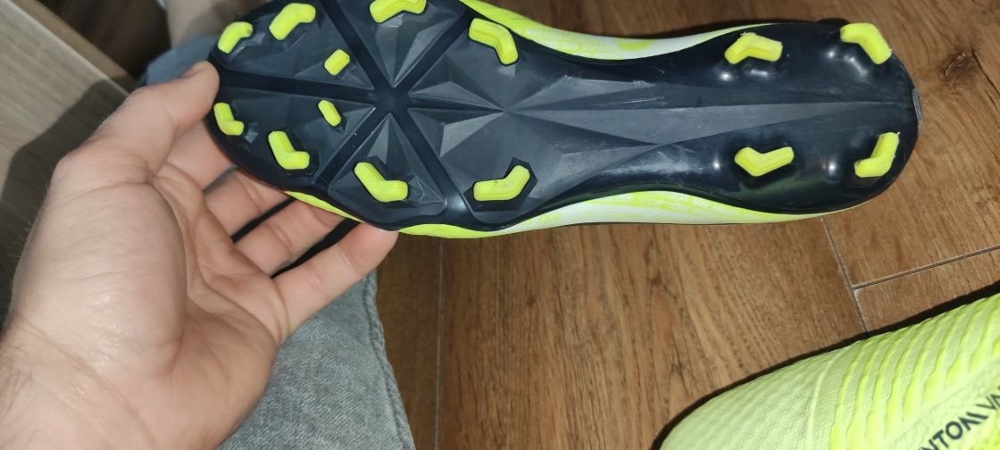 Używane korki Nike Phatom Venom Academy FG roz. 40.5