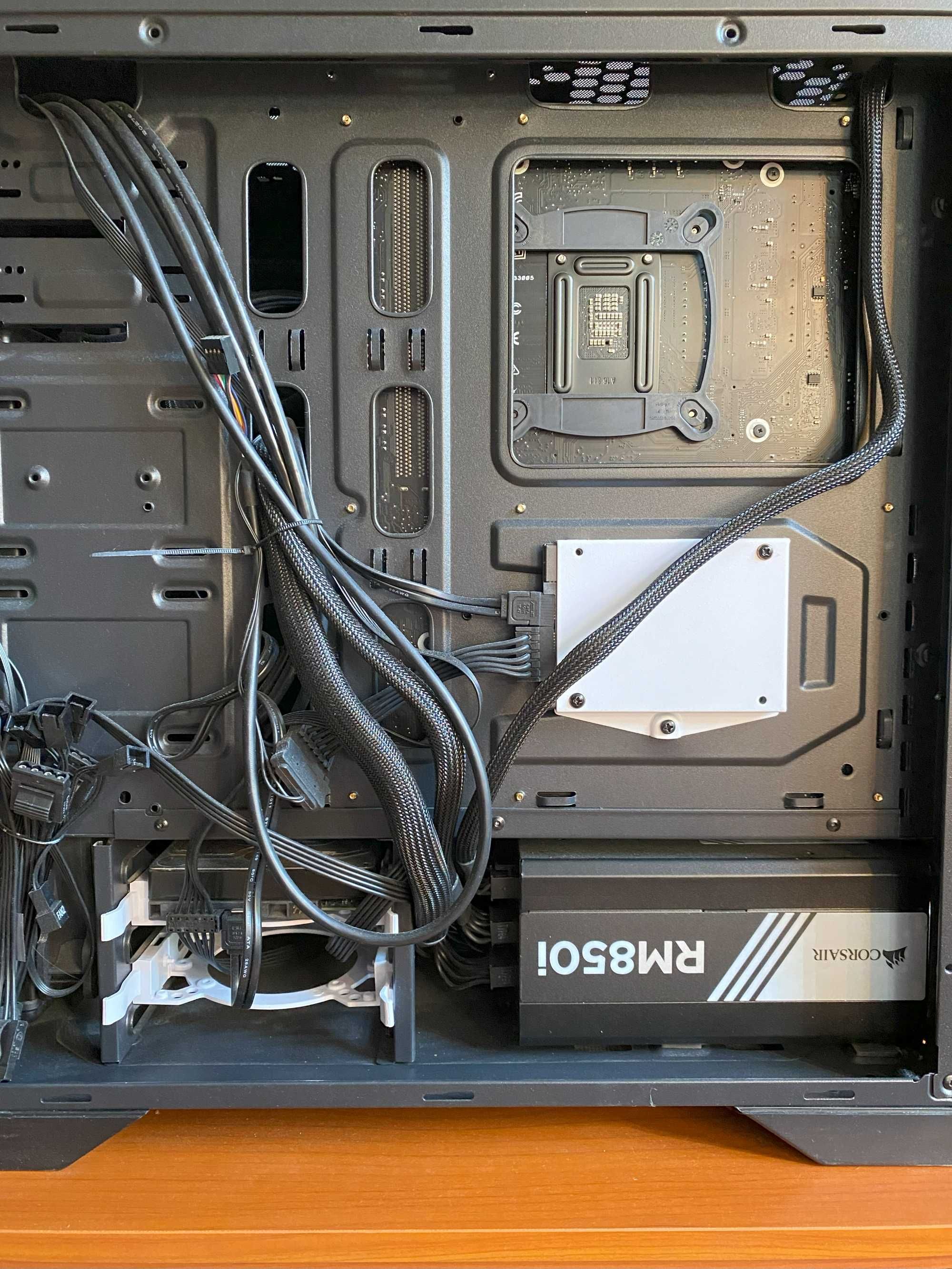 Компьютер, Intel I7-7700K 4.2 Ghz, Radeon RX 570 - 4 GB
