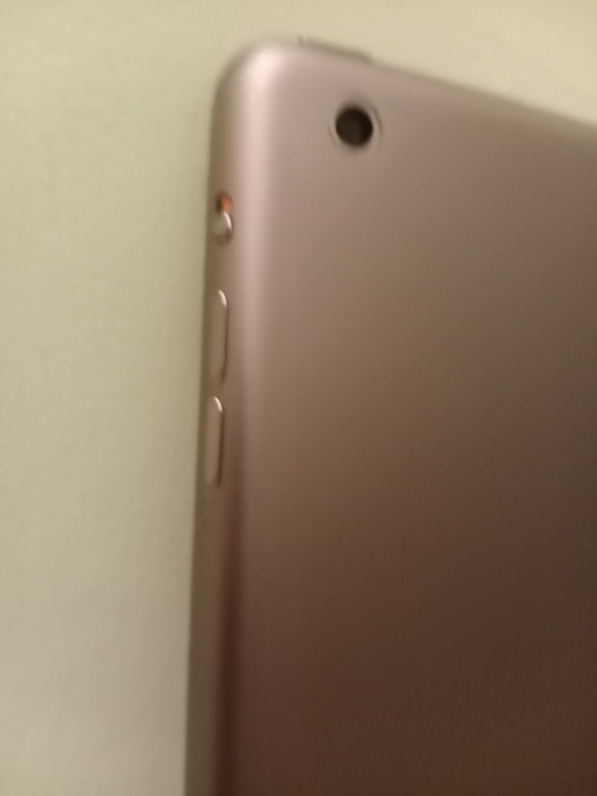 Ipad Air 16 ГБ в хорошем состояние