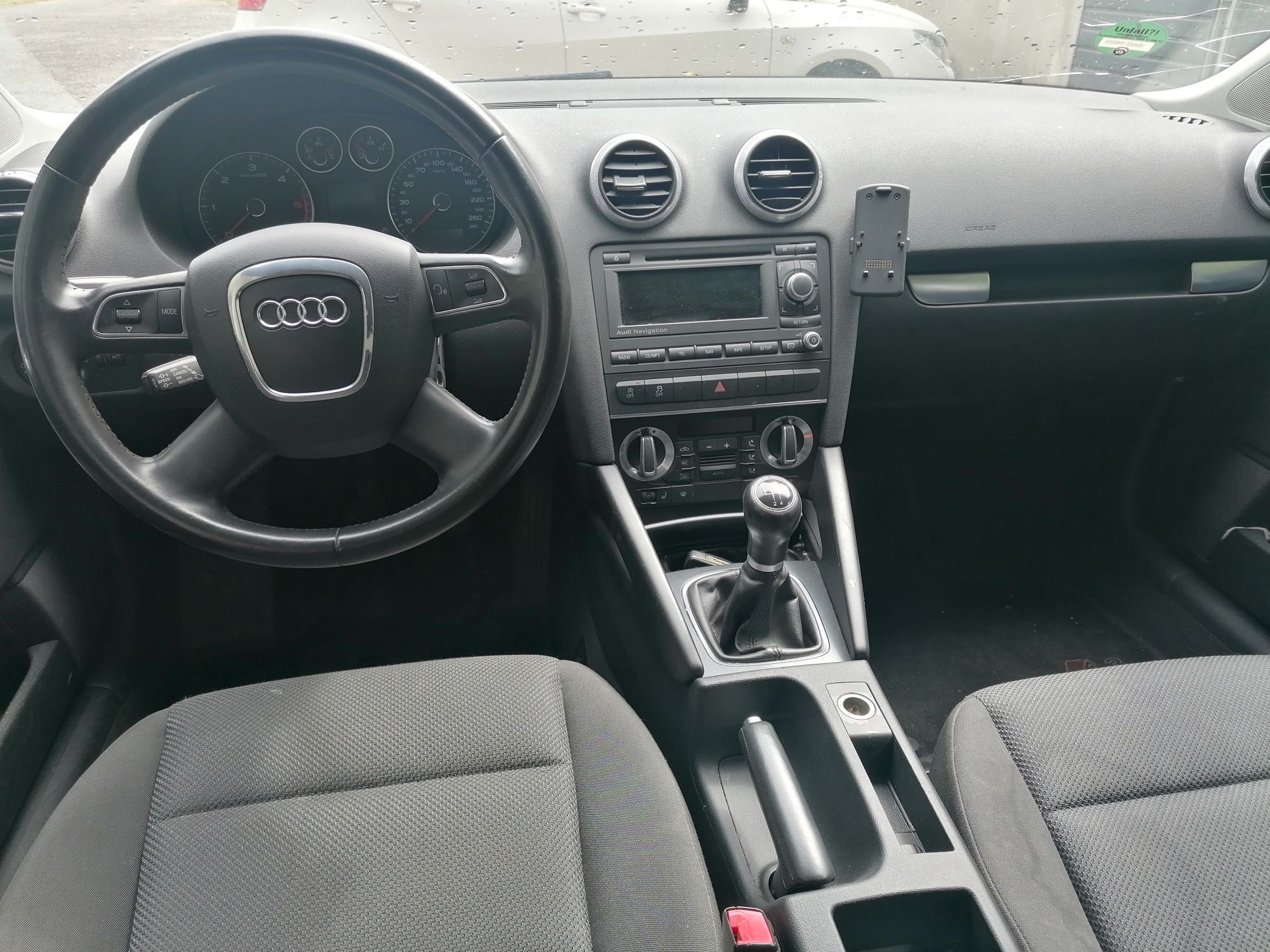 Audi a3 8P lift 2010r  1.6tdi uszkodzona pali jeździ
