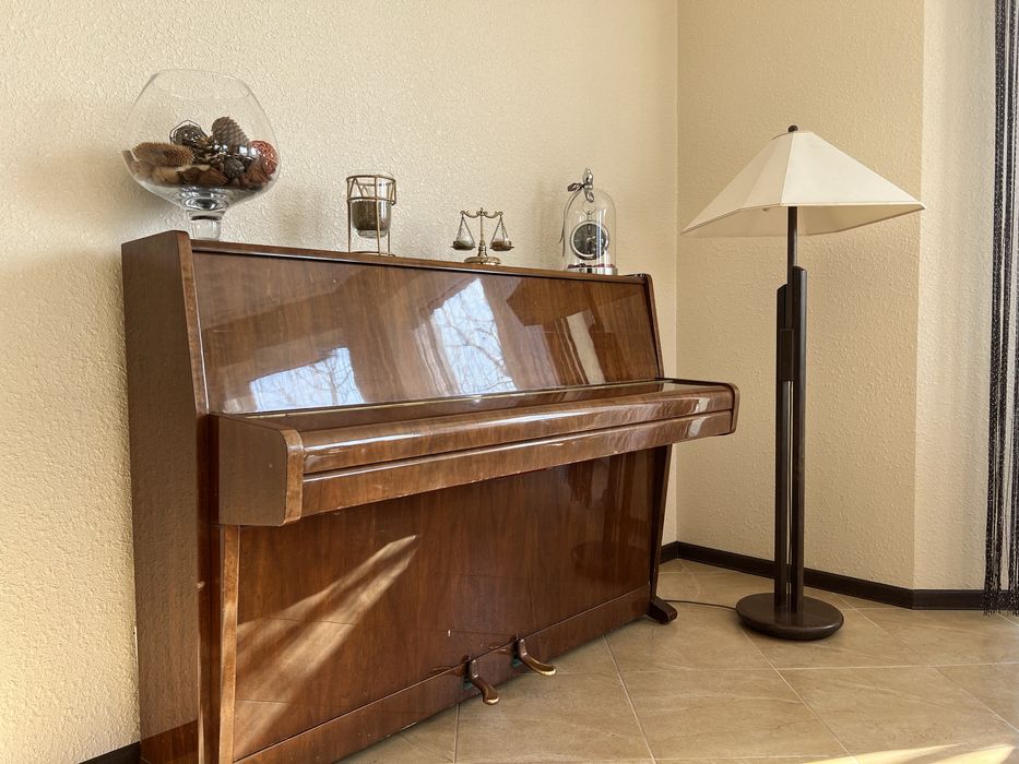 Фортепіано Weinbach