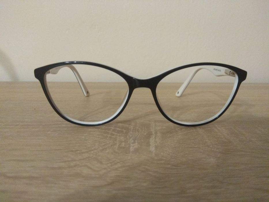 Oprawki do okularów, okulary