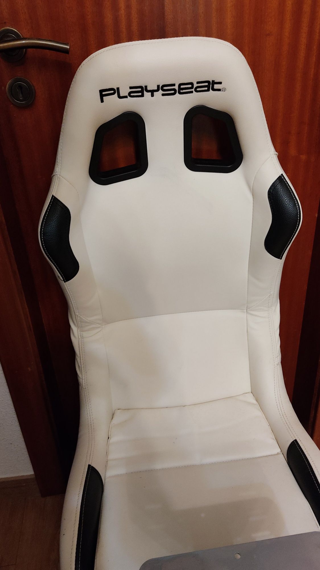 Playseat evolution branco Cockpit simracing Logitech Thrustmaster game