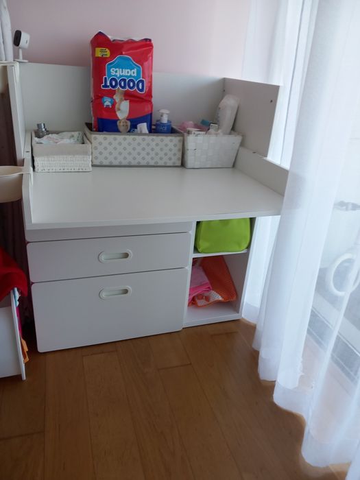Secretaria/Trocador Ikea