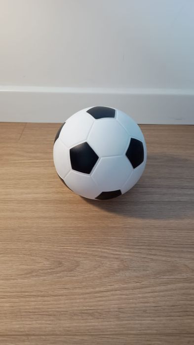 Lampka kolorowa w kształcie pilki